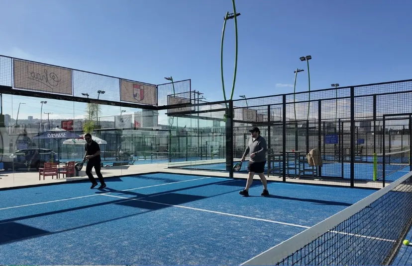 Spin Padel Tijuana — 12 canchas panorámicas plus PadelCenter